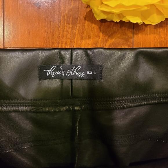 Threads & Others Black Push Up Leggings Size Large - Picture 4 of 8